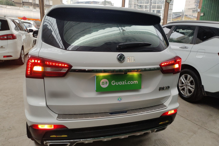 Forthing JOYEAR X5 2017 صورة سيارة #6