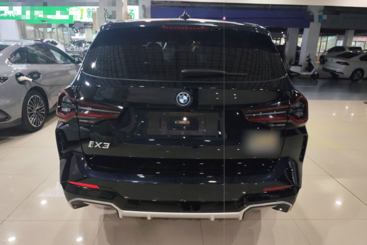 BMW iX3 2024 immagine di auto #6