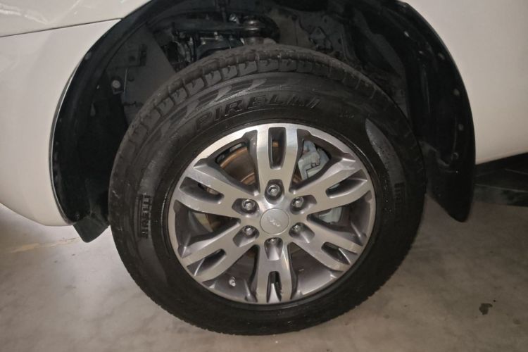 Ford Everest 2017 صورة سيارة #6