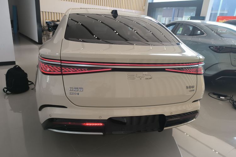 BYD Seal 07 DM-i 2025 car image #6