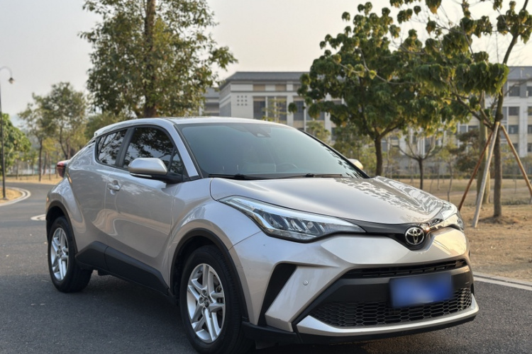 Toyota C-HR 2022 car image #6