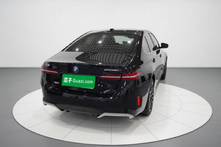 BMW i5 2024 car image #6