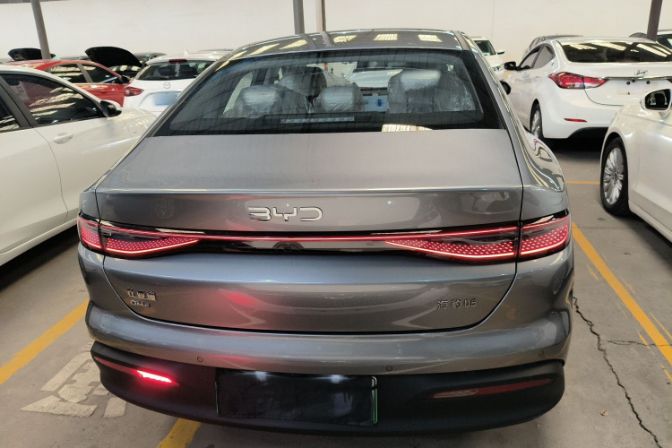 BYD Seal 05 DM-i 2025 #6 BYD Seal 05 DM-i 2025 car image #6