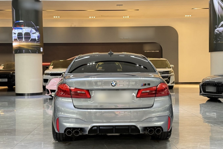 BMW M5 2018 car image #6
