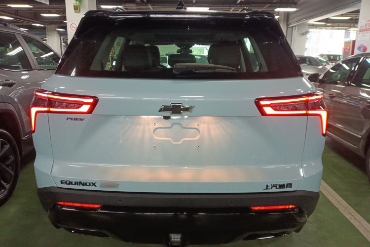 Chevrolet Equinox Plus 2025 car image #6