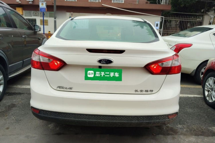 Ford Focus 2015 image de voiture #6