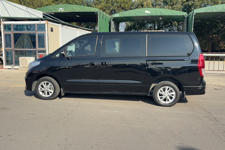 Forthing Lingzhi PLUS 2023 car image #6