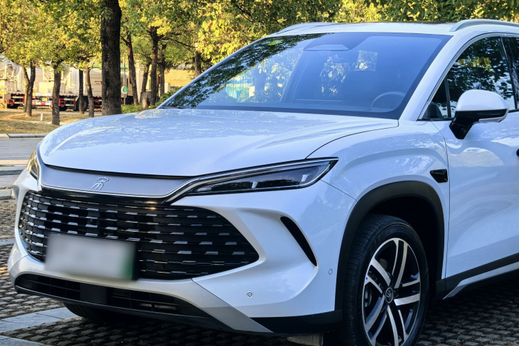 BYD SongL DM-i 2025 car image #6