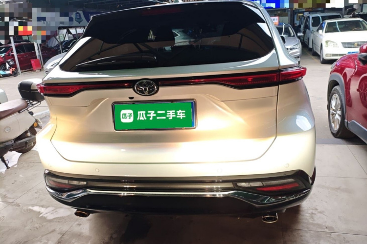 Toyota Venza 2023 immagine di auto #6