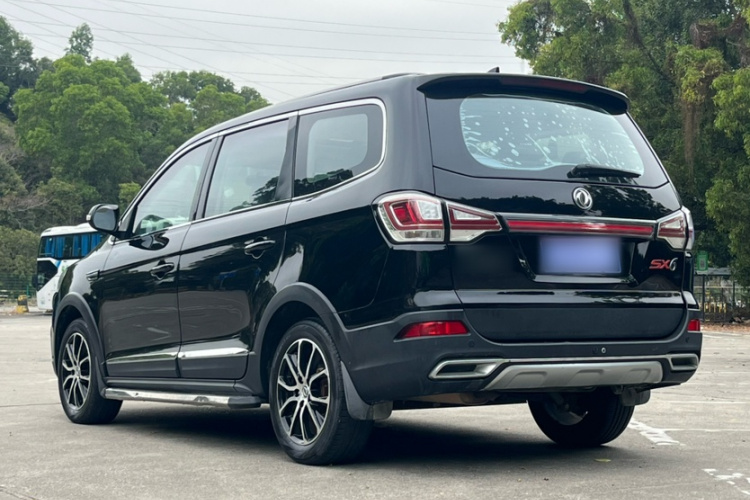 Forthing SX6 2017 car image #6