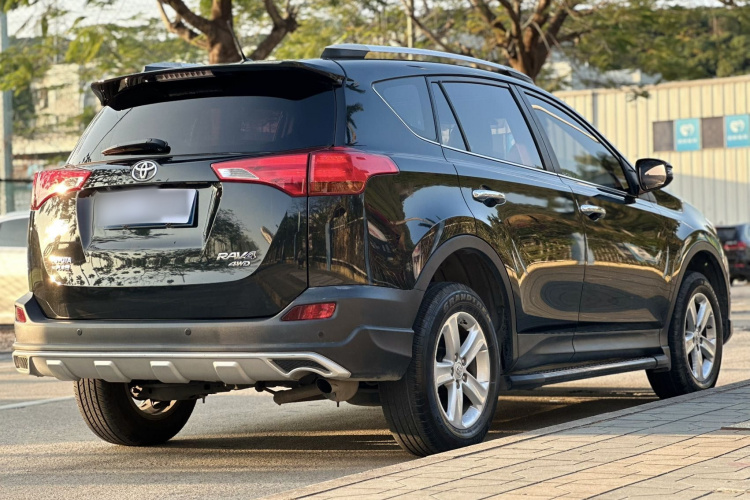 Toyota RAV4 2015 car image #6