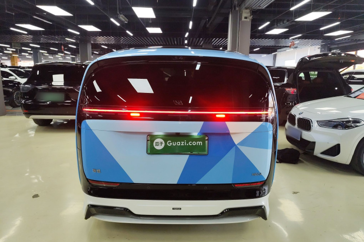 理想汽车 理想MEGA 2025 汽车图片 #6