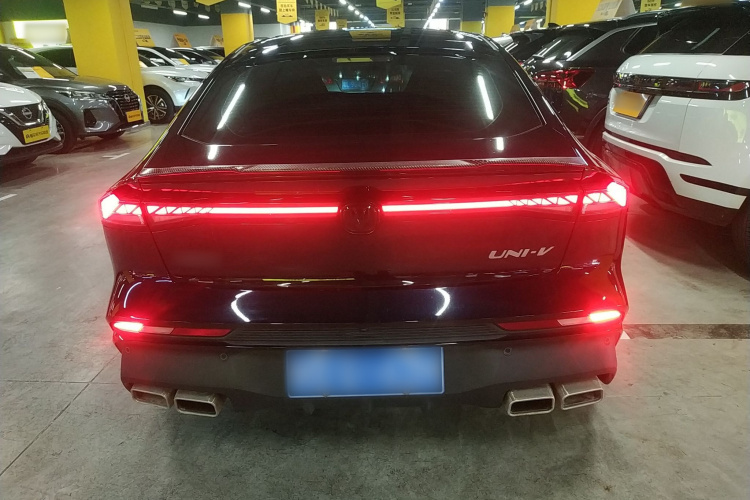 Changan UNI-V 2024 car image #6