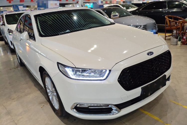 Ford Taurus 2017 car image #6