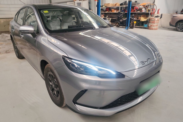 BYD Seal 05 DM-i 2025 car image #6