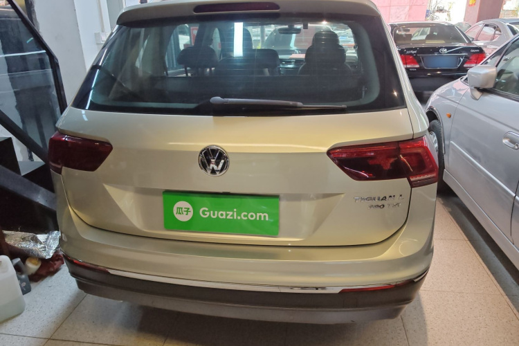Volkswagen Tiguan L 2018 car image #6