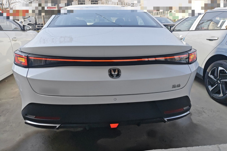 Changan EadoPHEV 2026 immagine di auto #6