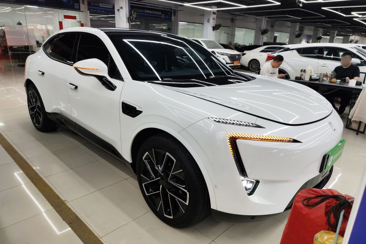 Avatr 11 2023 #6 Avatr 11 2023 car image #6