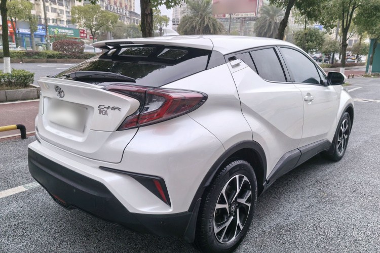 Toyota C-HR 2019 car image #6