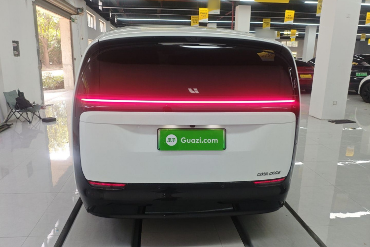 理想汽车 理想MEGA 2025 汽车图片 #6