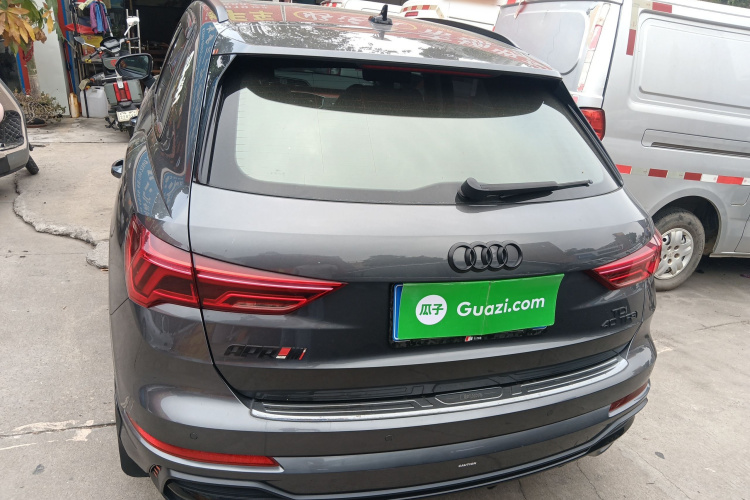 Audi Q3 2021 صورة سيارة #6