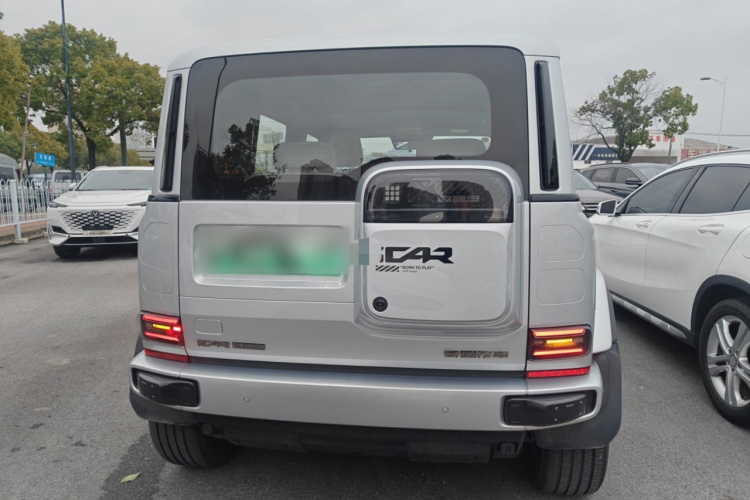 2025 car image #6