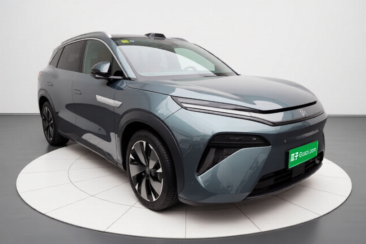 BYD Tang L 2025 immagine di auto #6