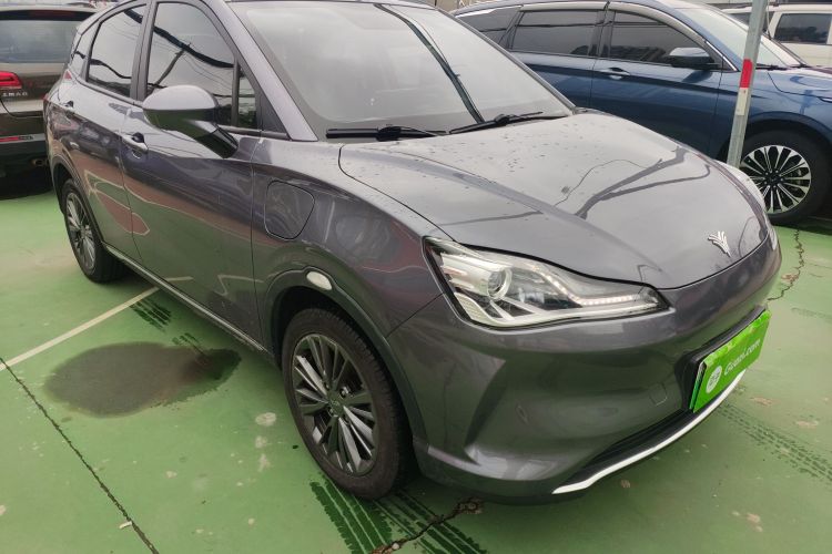 哪吒汽车 哪吒V 2023 汽车图片 #6