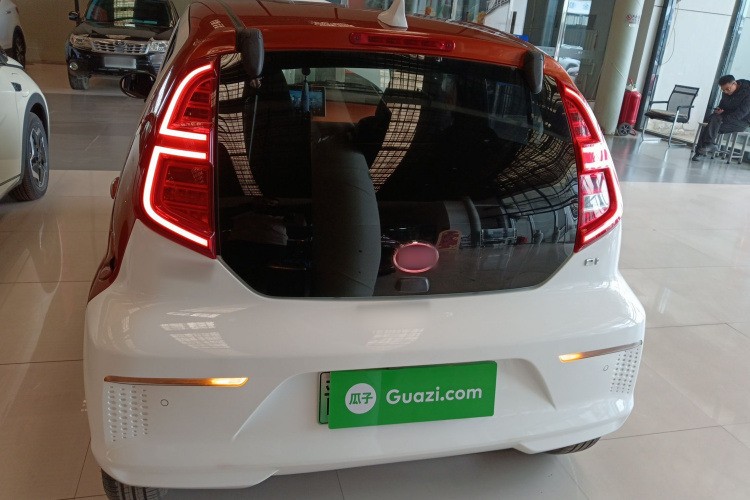 BYD e1 2020 immagine di auto #6