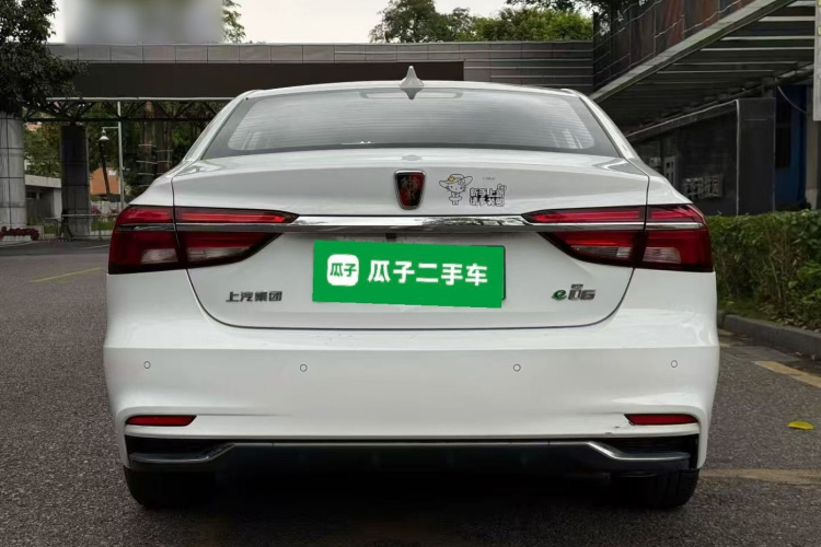 Roewe i6 New Energy 2019 изображение автомобиля #6