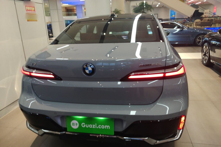 BMW i7 2025 изображение автомобиля #6