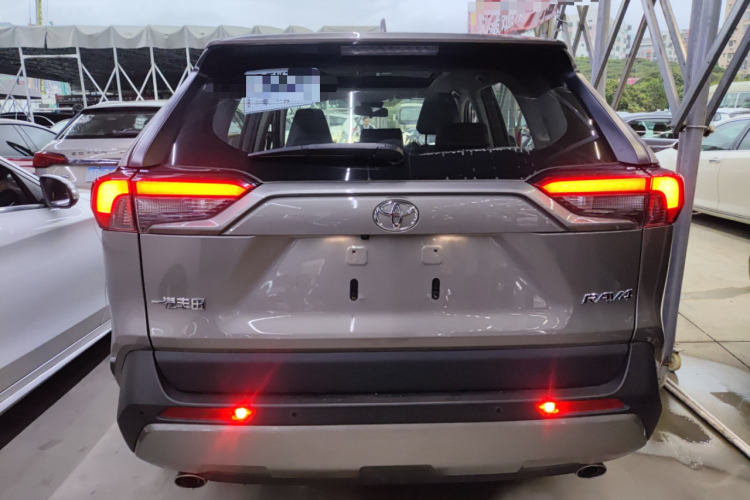 Toyota RAV4 2024 car image #6