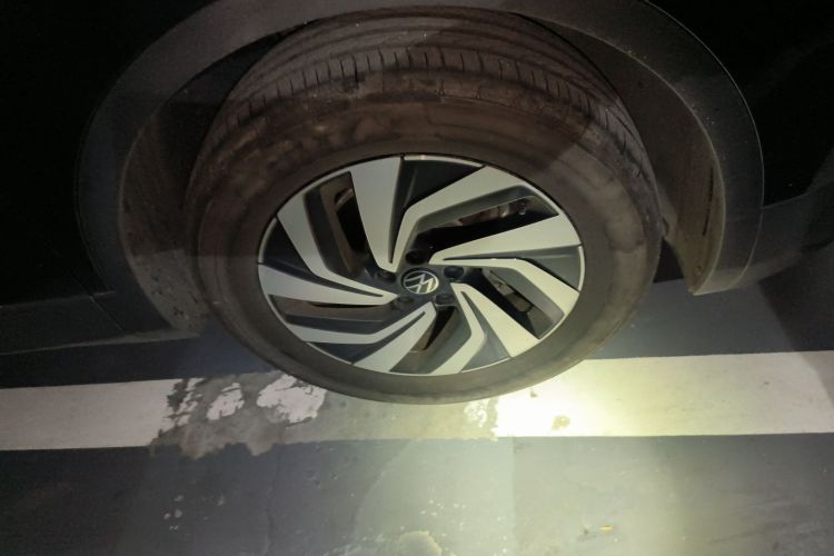 Volkswagen Tiguan L 2024 car image #6