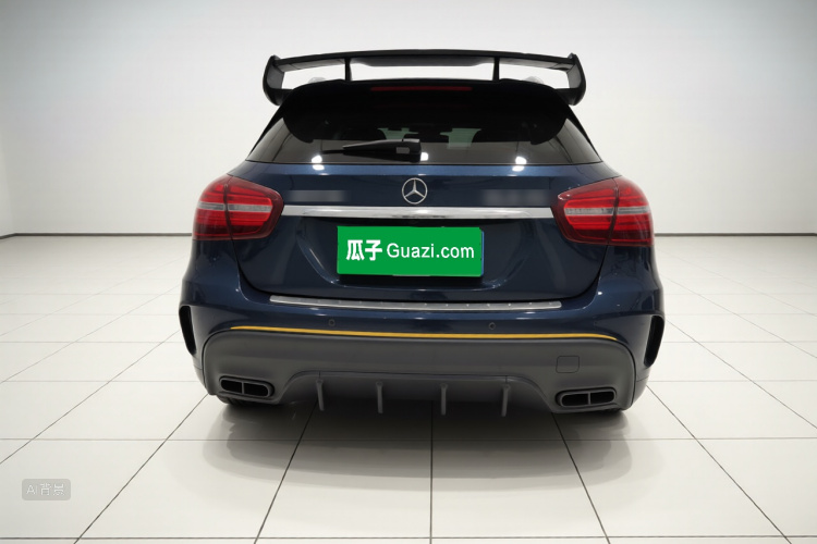 Mercedes-Benz GLA AMG 2018 immagine di auto #6