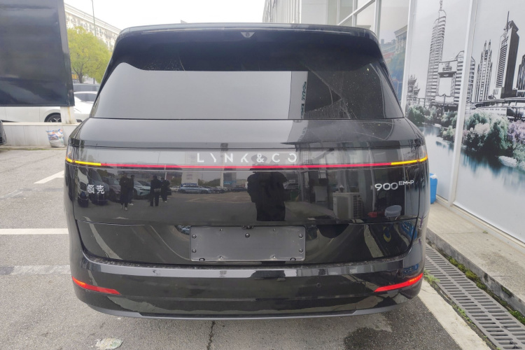 Lynk & Co 900 2025 car image #6