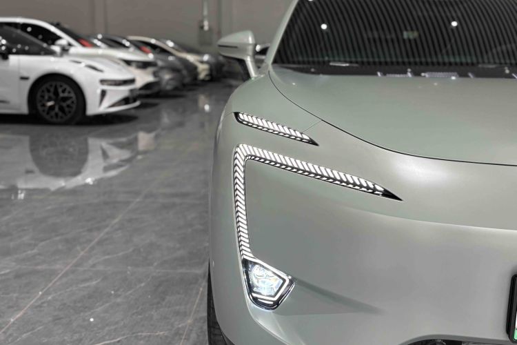 Avatr 11 2023 car image #6