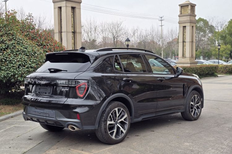 Lynk & Co 01 EM-P 2022 car image #6