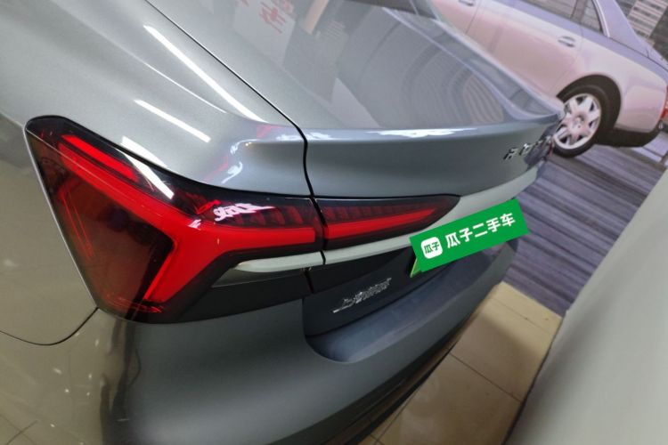 Roewe i6 MAX New Energy 2022 imagen de coche #6