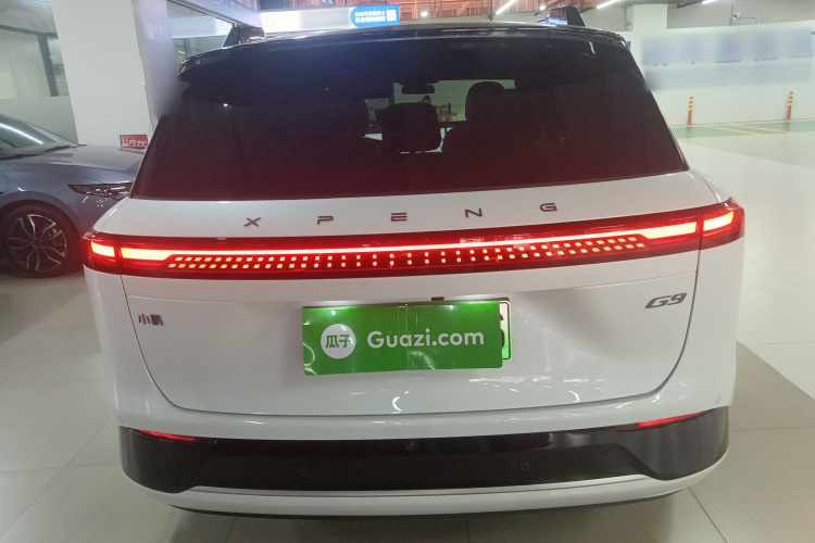 Xpeng G9 2025 car image #6