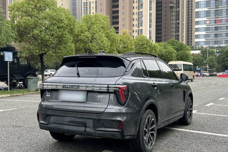 Lynk & Co 01 EM-P 2022 car image #6
