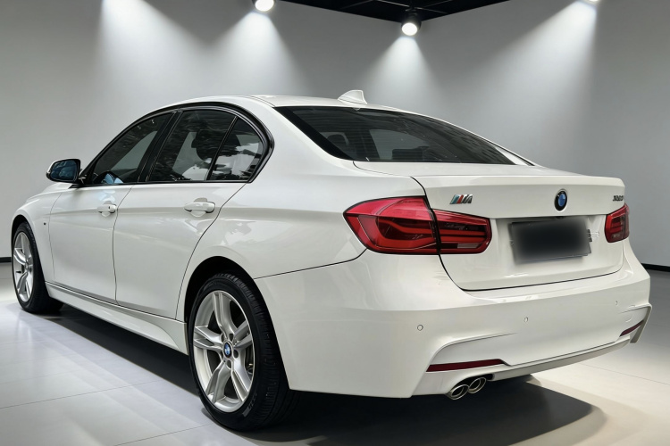 BMW 3 Series 2018 #6 BMW 3 Series 2018 car image #6