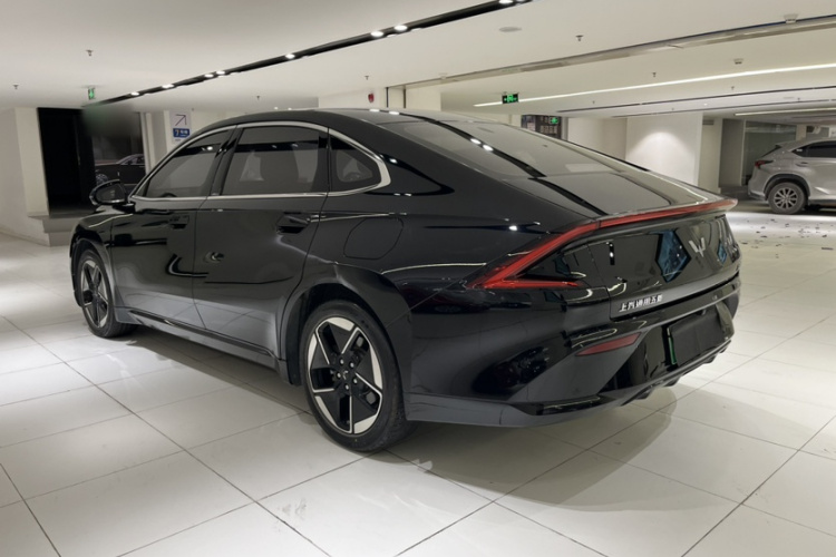 Wuling Starlight 2024 car image #6