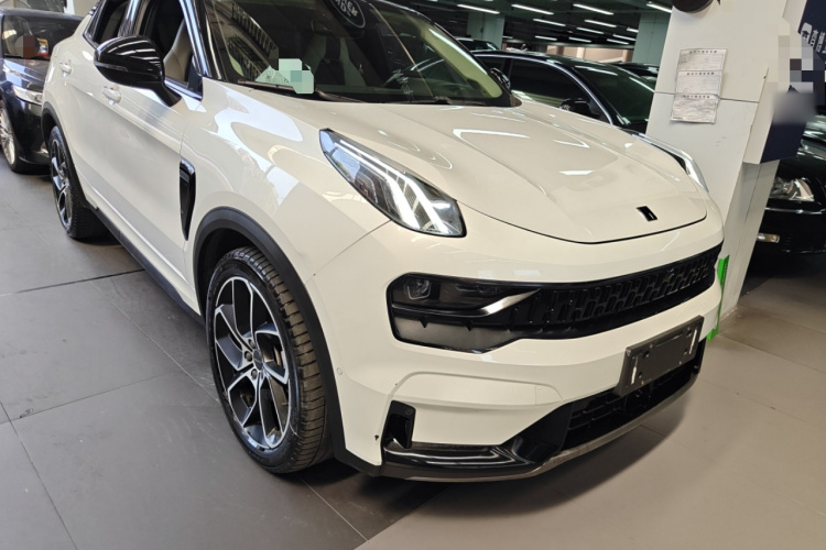 Lynk & Co 05 2020 #6 Lynk & Co 05 2020 car image #6