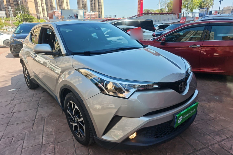 Toyota C-HR 2021 car image #6