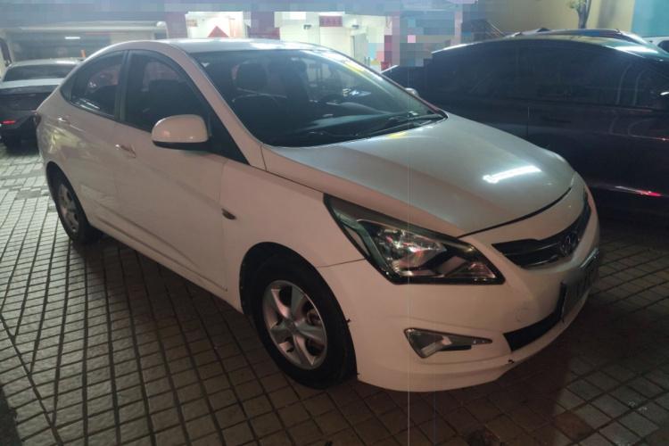 Hyundai Reina 2016 car image #6