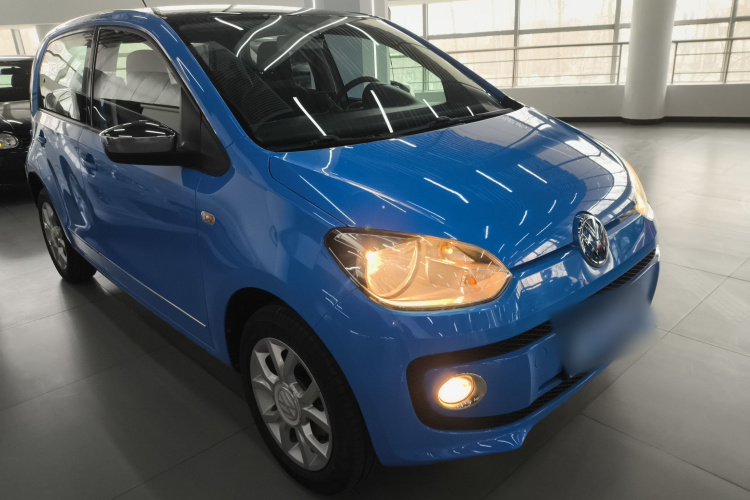 Volkswagen up! 2016 car image #6