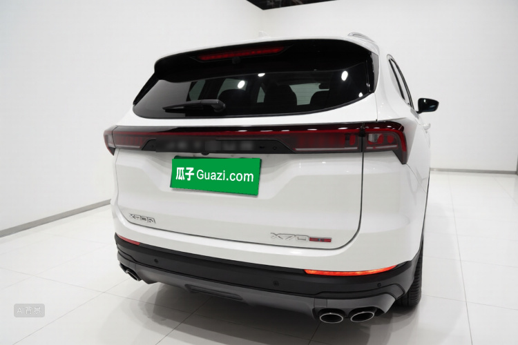 X70 PLUS 2022 car image #6