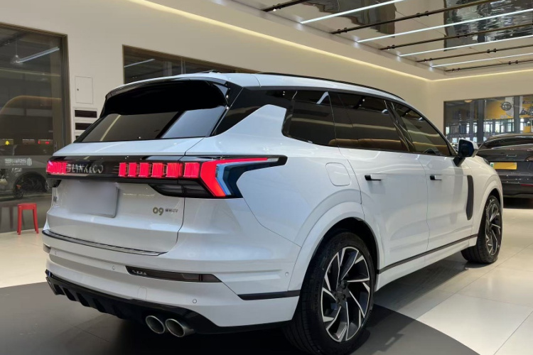 Lynk & Co 09 2022 car image #6