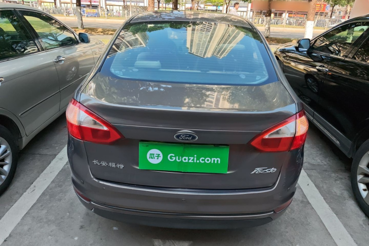 Ford Fiesta 2015 car image #6