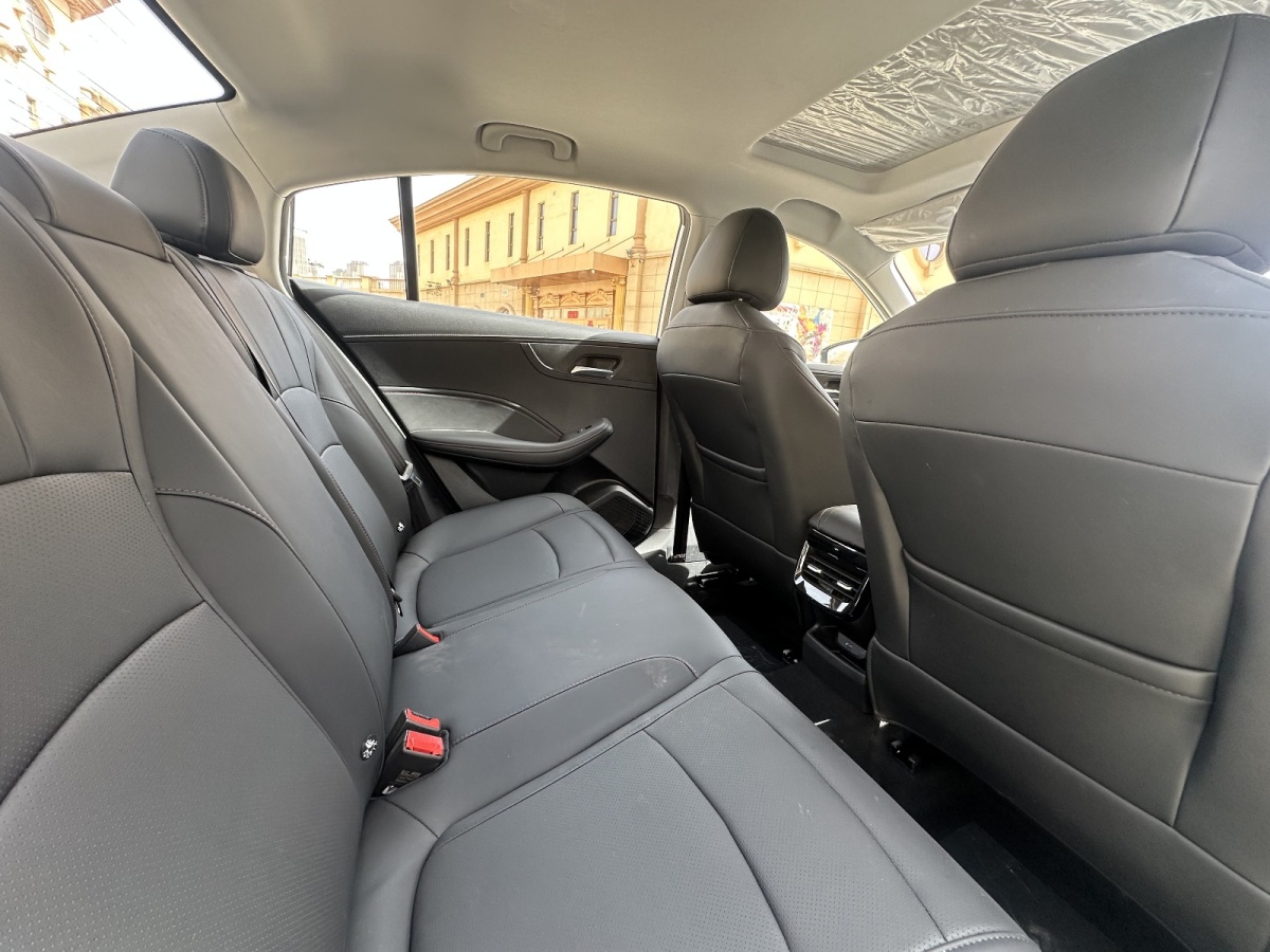 Roewe i5 2025 #6 Roewe i5 2025 car image #6